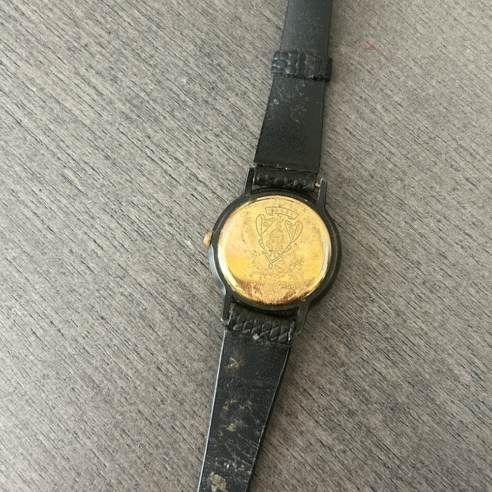 GUCCI 3200L Lady's Wristwatch Swiss Quartz - Picture 3 of 3